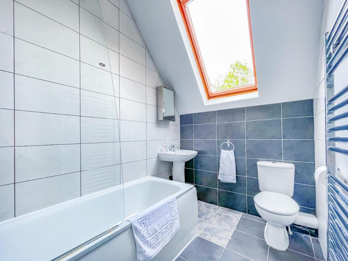 *Rg9Bc* For Your Most Relaxed & Cosy Stay + Free Parking + Free Fast Wifi * Leeds  Exterior photo