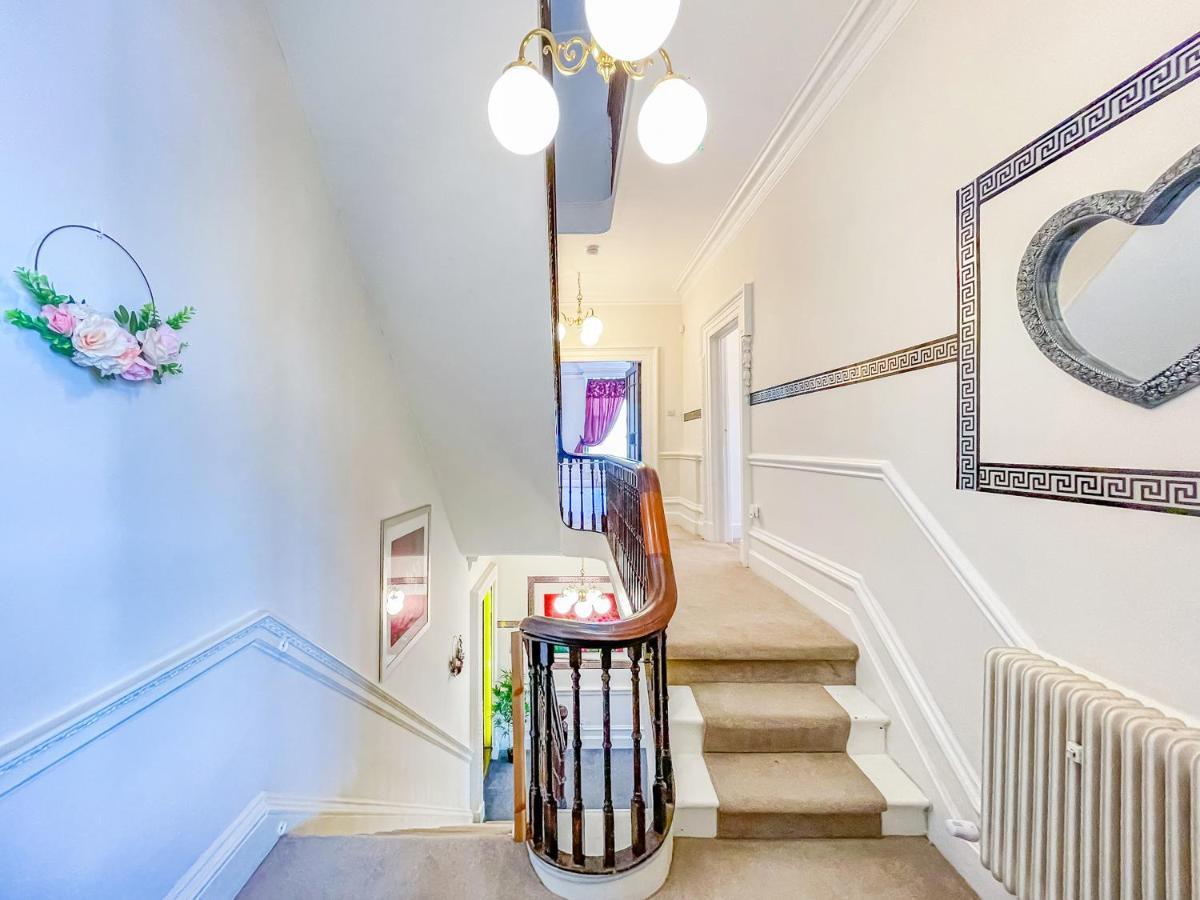 *Rg9Bc* For Your Most Relaxed & Cosy Stay + Free Parking + Free Fast Wifi * Leeds  Exterior photo
